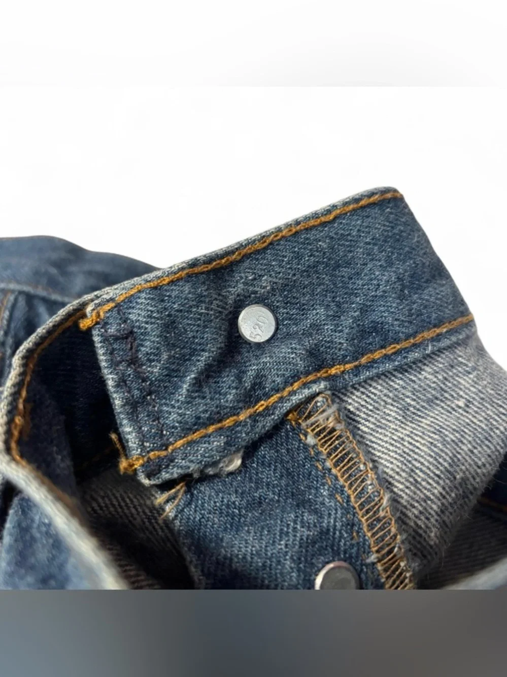 Vintage Levi's 501 Men's Jeans 501-0115 Blue Button Fly W38 L32 Made in USA 80s